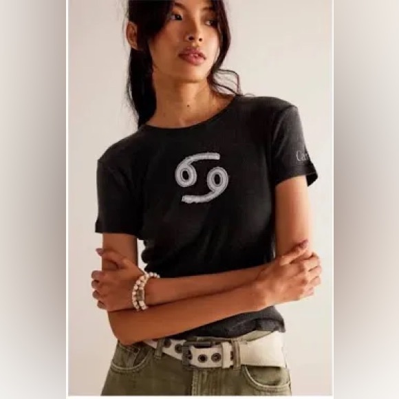 FREE PEOPLE THE LAUNDRY ROOM NWT CUT + PASTE CANCER ZODIAC T-SHIRT - Picture 1 of 3